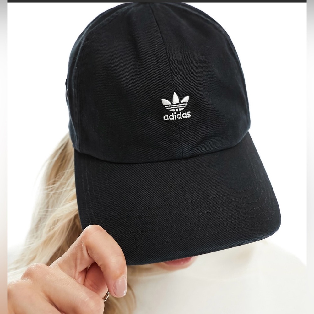 adidas Originals relaxed mini logo cap in black.